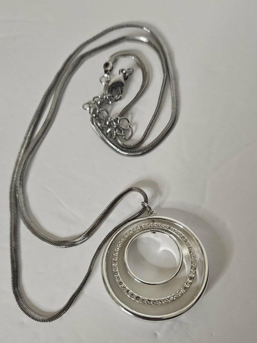 Gorgeous Silvertone Multi-Circle Pendant Necklace - Picture 2 of 5